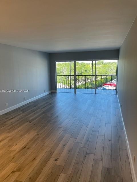 Building Photo - 240 Lakeview Dr