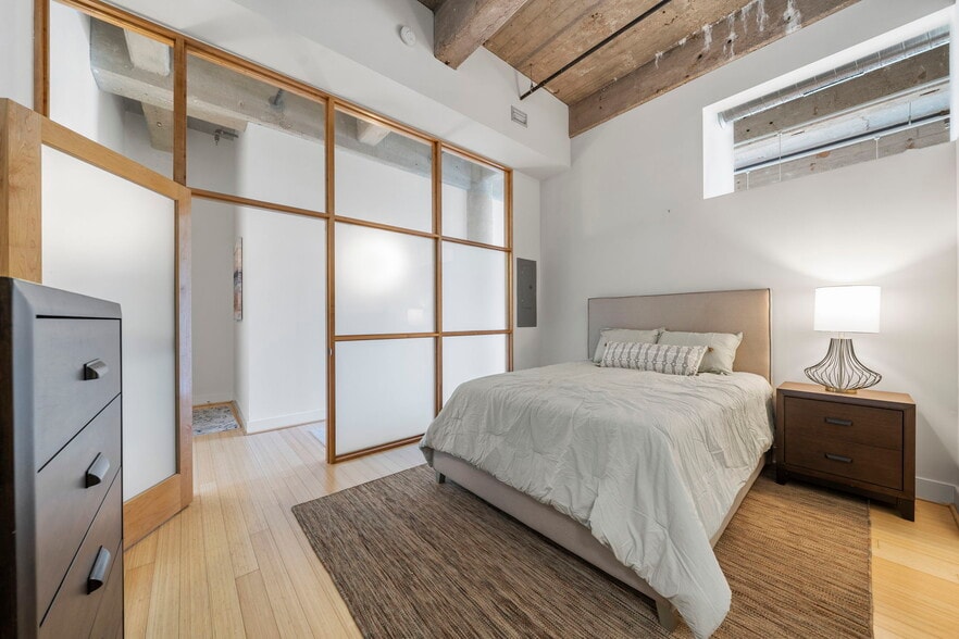 Building Photo - Lofts and Upper Lofts at Canal Walk III