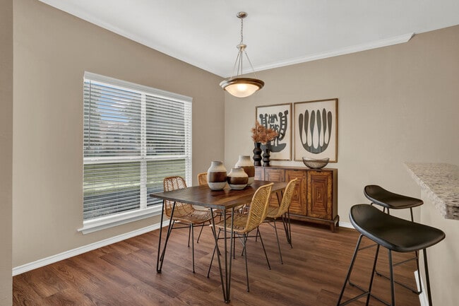 Building Photo - Villas Of Preston Creek