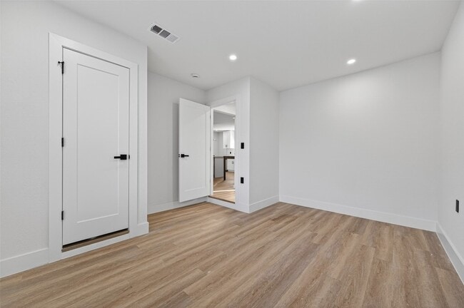 Building Photo - 6621 Jason St