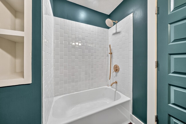 Building Photo - 2807 Beacon Ave