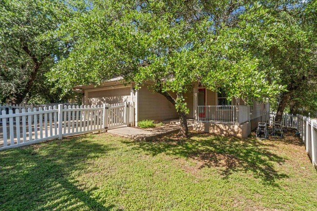 Building Photo - 317 Bandstand Ln