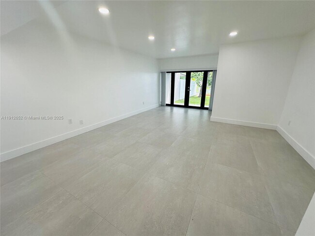 Building Photo - 7157 W 19th Ct