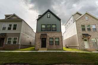 Building Photo - 1315 Van Buren Ave