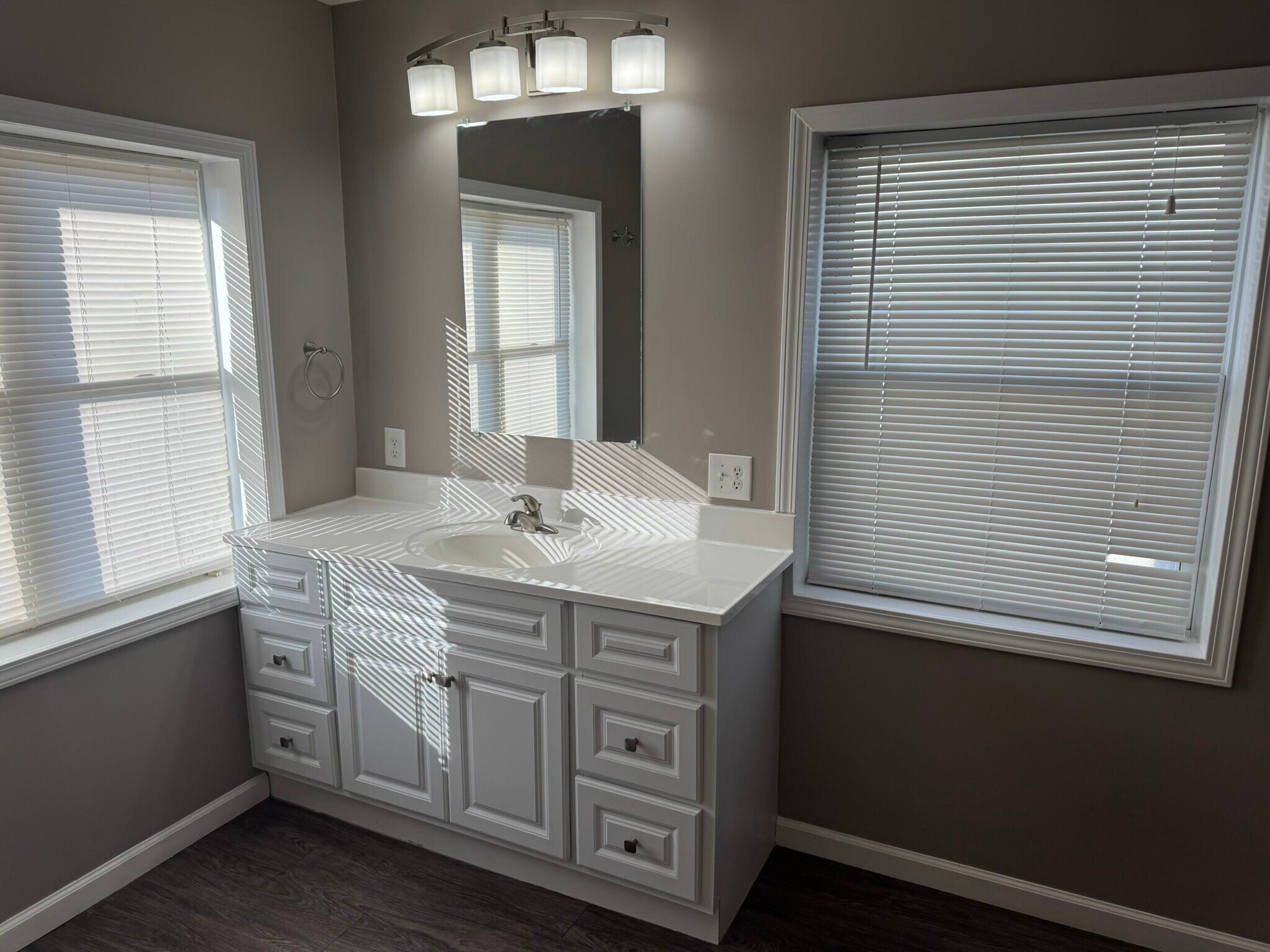 Building Photo - 1311 Devils Glen Rd