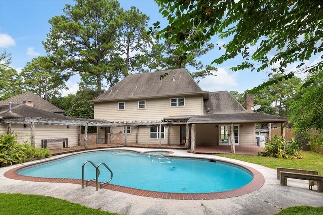 Building Photo - 8215 Winding Hill Ln