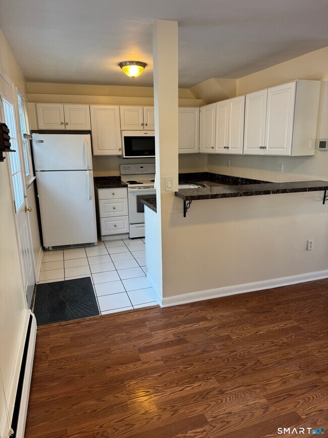 Building Photo - 855 Black Rock Tpke