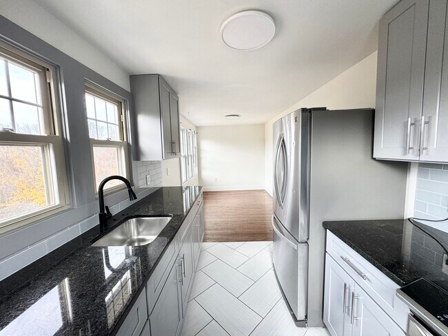 Primary Photo - 162 High St