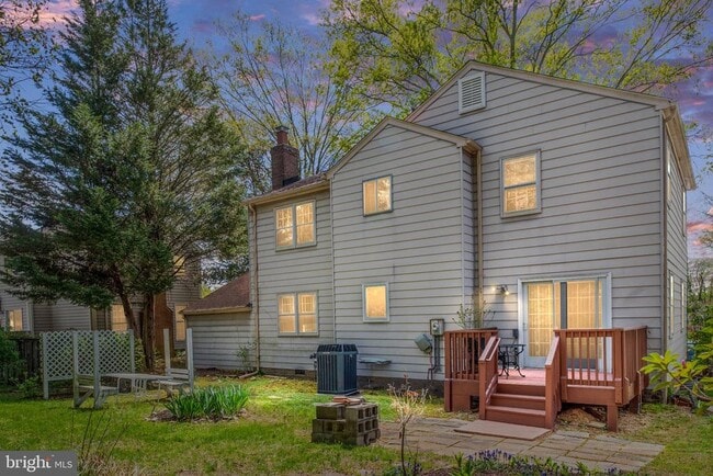 Building Photo - 6917 Stoneybrooke Ln
