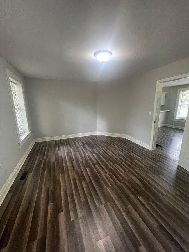 Building Photo - 419 Cumberland Dr