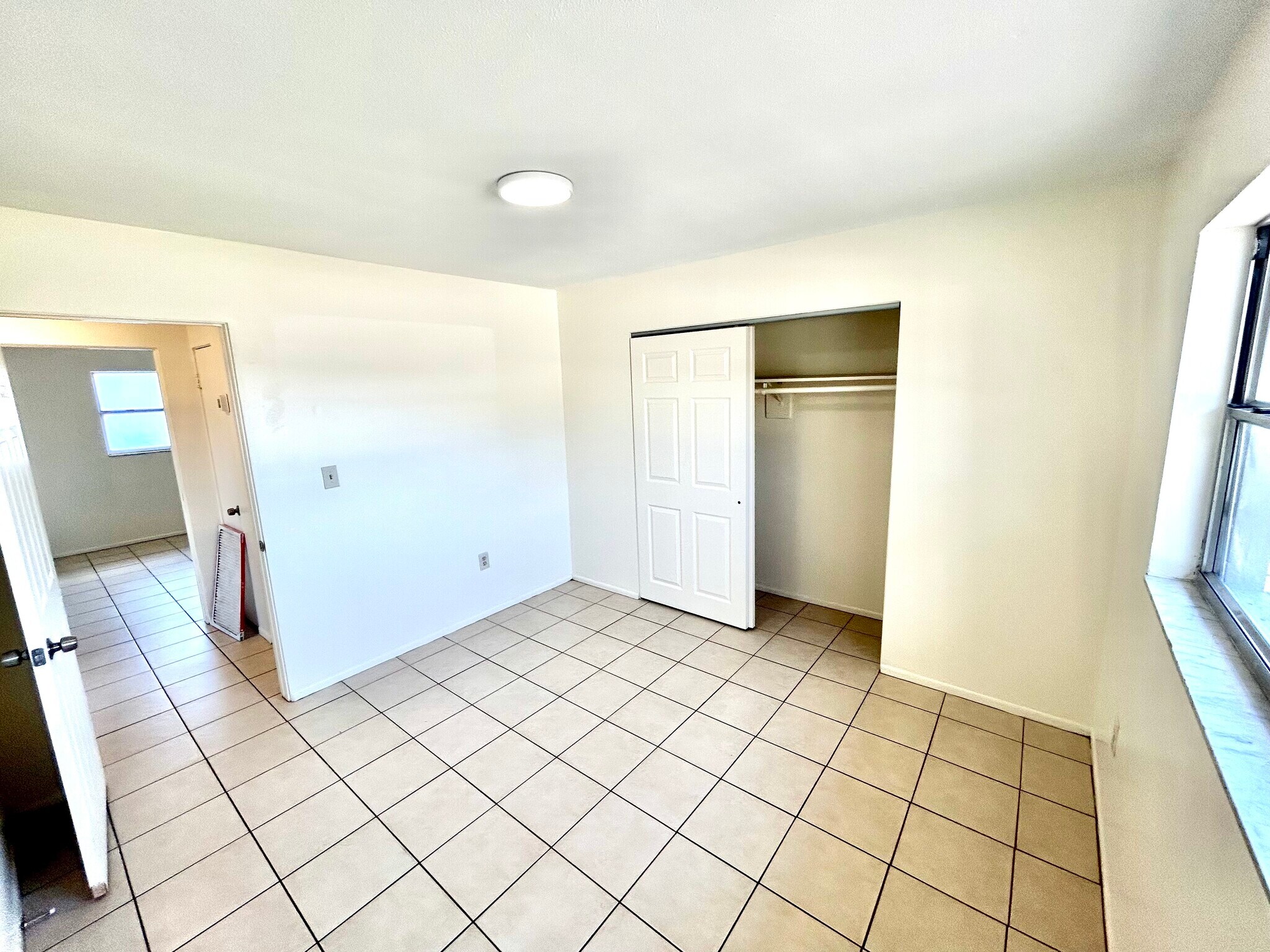 Building Photo - 6204 42nd Ave W