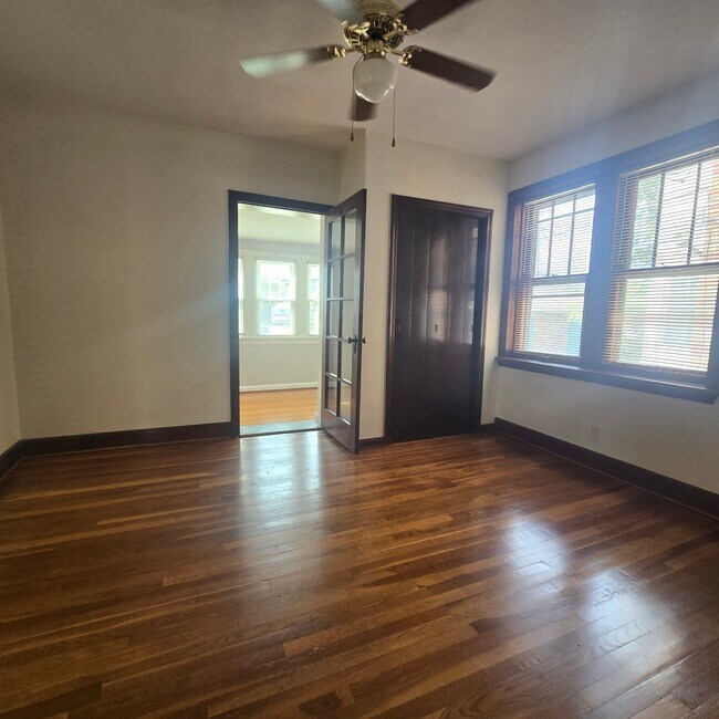 Building Photo - 3529 Lawn Ave