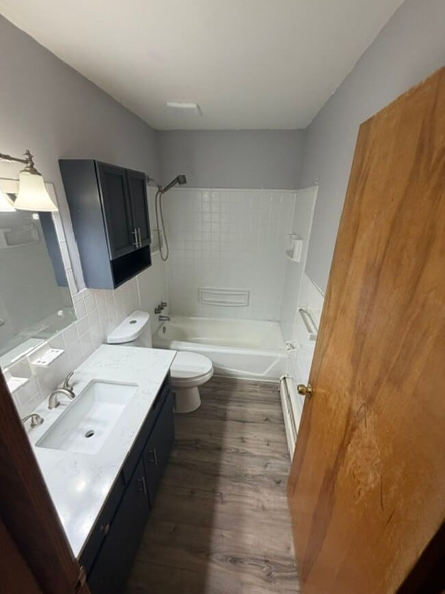 Building Photo - 525 Mishler Rd
