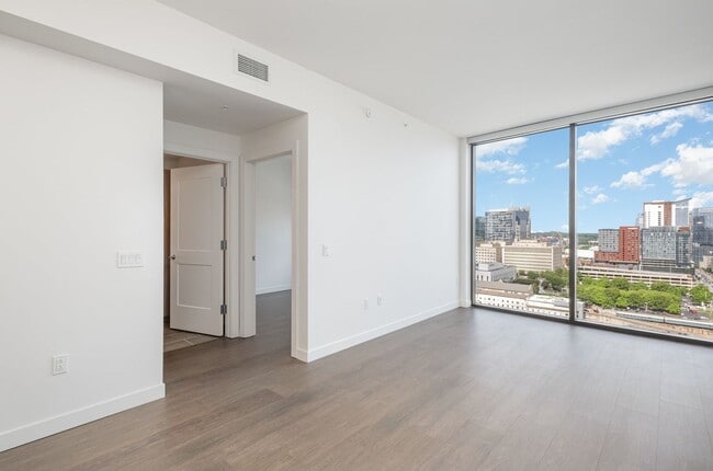 Building Photo - Luxury 1-Bedroom Condo in The Pullman – Do...