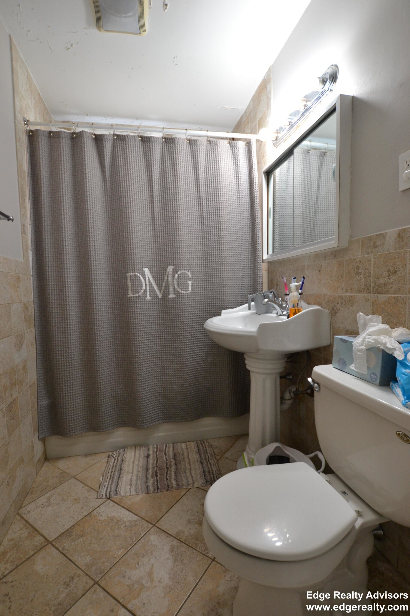 Building Photo - 6 Portina Rd