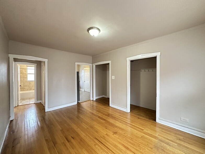 Building Photo - 4029.5 W Melrose St