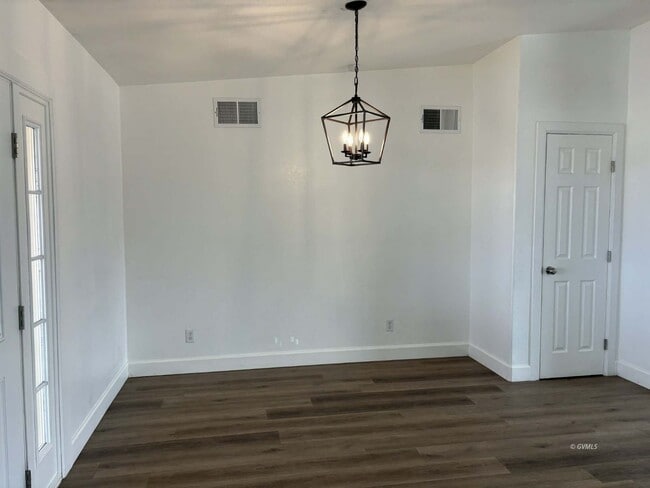 Building Photo - 1466 W 25th St