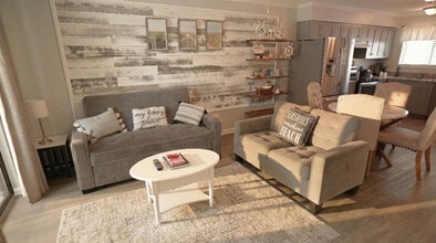 Building Photo - 924 W Beach Blvd