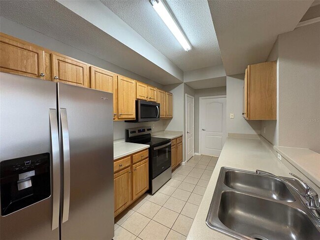 Building Photo - 12021 Villanova Dr