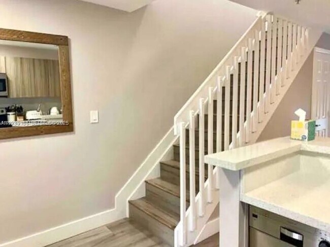 Building Photo - 821 SW 2nd St