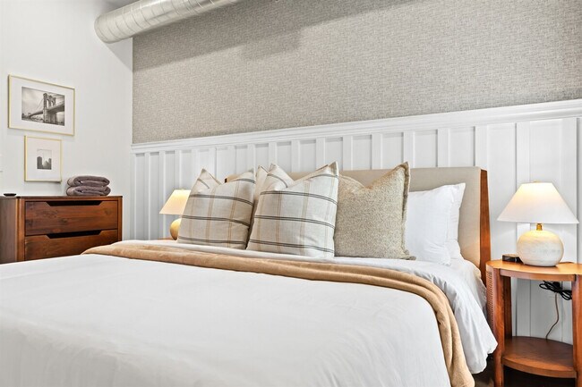 Building Photo - 221 Ardmore Dr