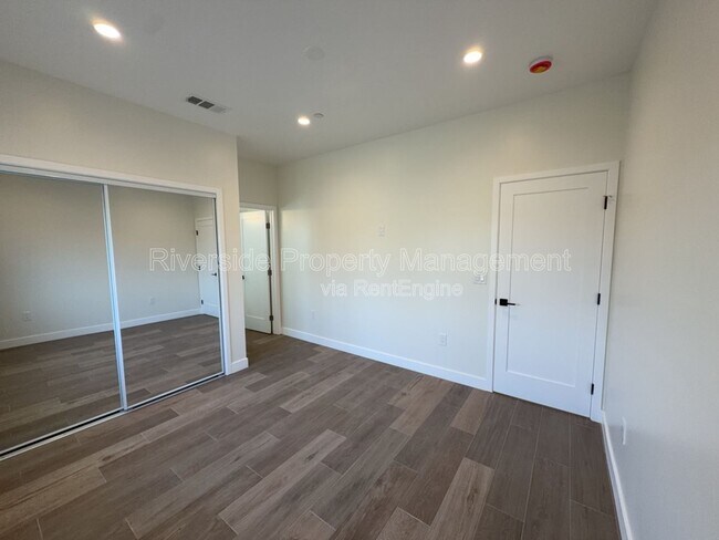 Building Photo - 7893 Mango Ave