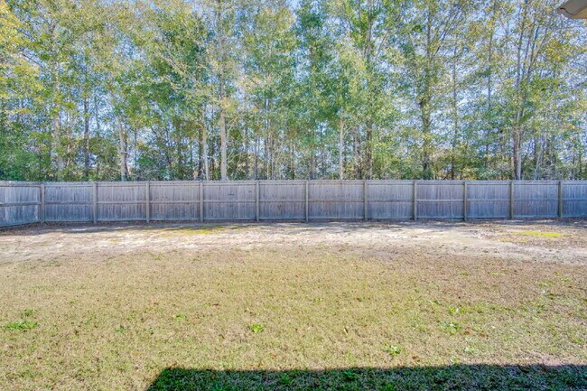 Building Photo - Stunning Move-In Ready 3-Bed, 2-Bath Energy-Efficient Brick Home in Pace with Brand-New Flooring,...