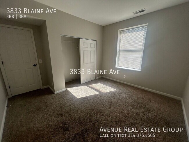Building Photo - 3833 Blaine Ave
