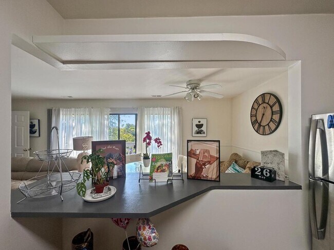 Building Photo - 209 W Ct of Shorewood