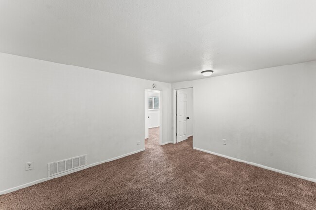 Building Photo - 4503 Bella Dr