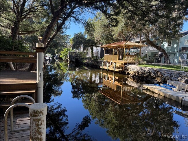 Building Photo - 6792 S Hollyoak Point