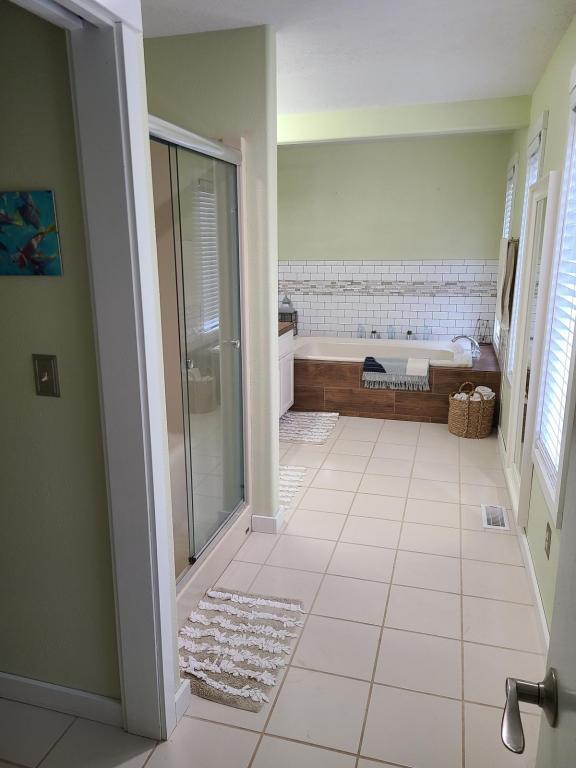 Building Photo - 389 Yasek Loop