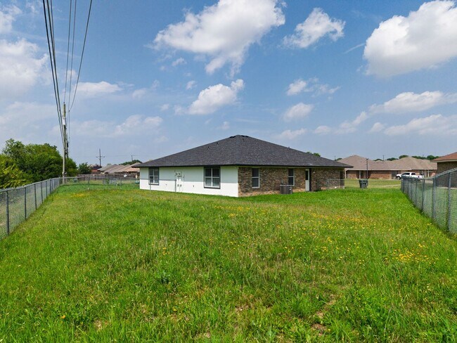 Building Photo - 3605 Westwood Dr