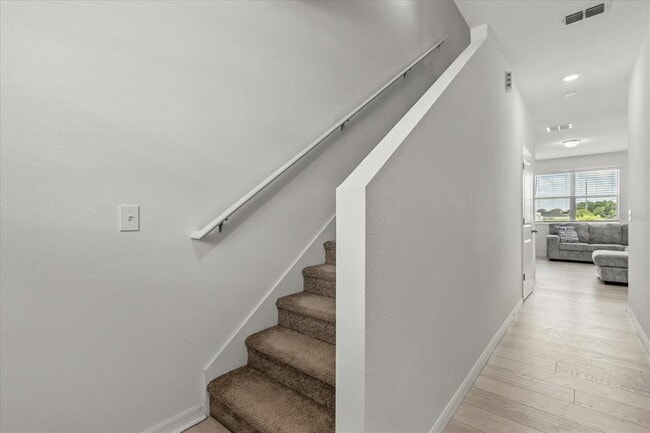 Building Photo - 827 Grandin St