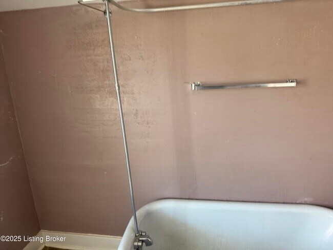 Building Photo - 111 Adair Ave