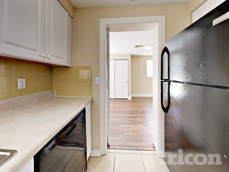 Building Photo - 8840 55th Wy N