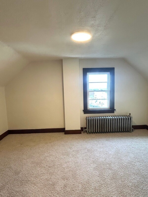 Building Photo - 114 Augusta St