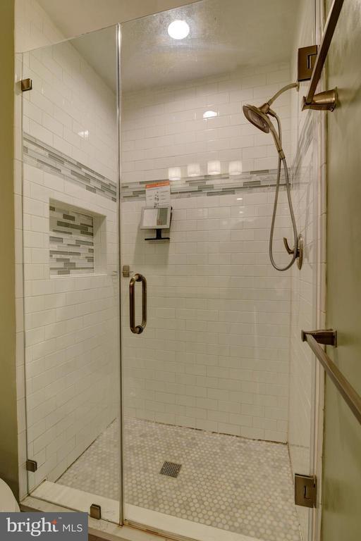 Building Photo - 8521 Tysons Ct