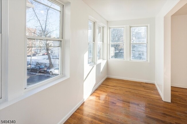 Building Photo - 29 William St