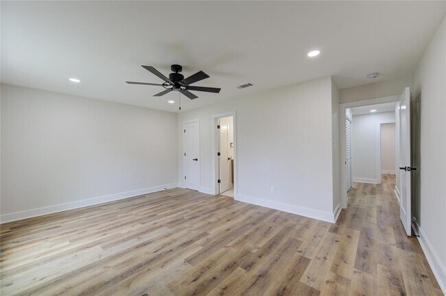 Building Photo - 14142 Rosetta Dr