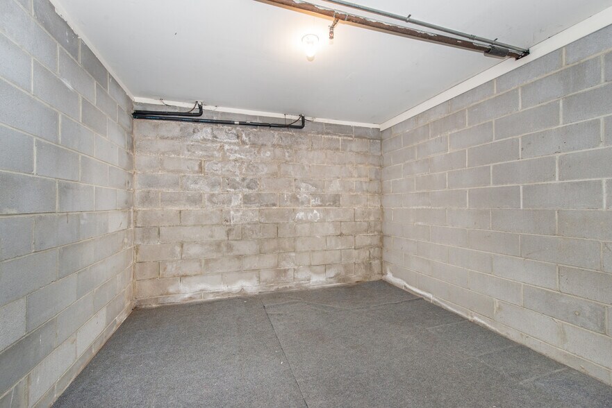 Building Photo - 70 Harristown Rd
