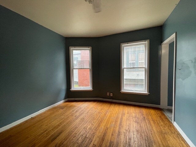 Building Photo - 305 W Navarre St