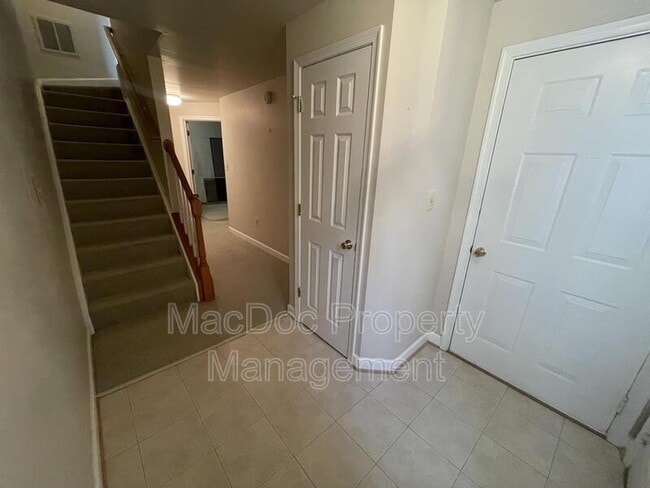 Building Photo - 11303 Kings Crest Ct