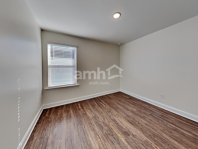 Building Photo - 3282 Oakfields Rd