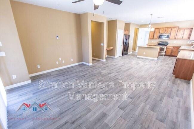 Building Photo - 4710 E Austin Ln