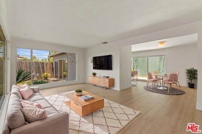 Building Photo - 4608 Nob Hill Dr