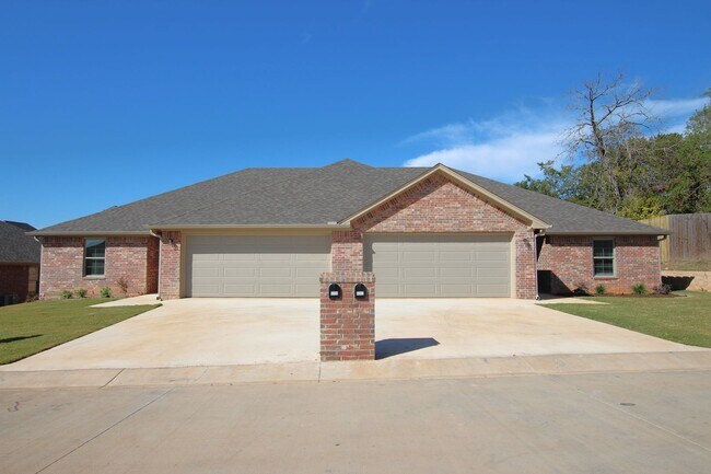 Building Photo - 6318 Villa Rosa Way
