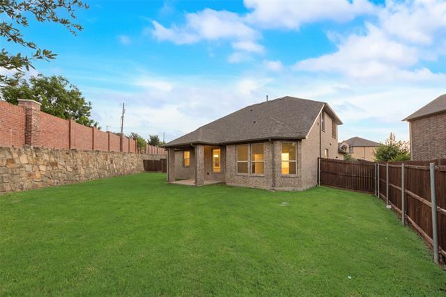 Building Photo - 2418 Hillview Dr