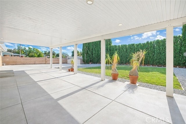 Building Photo - 386 W 16th St