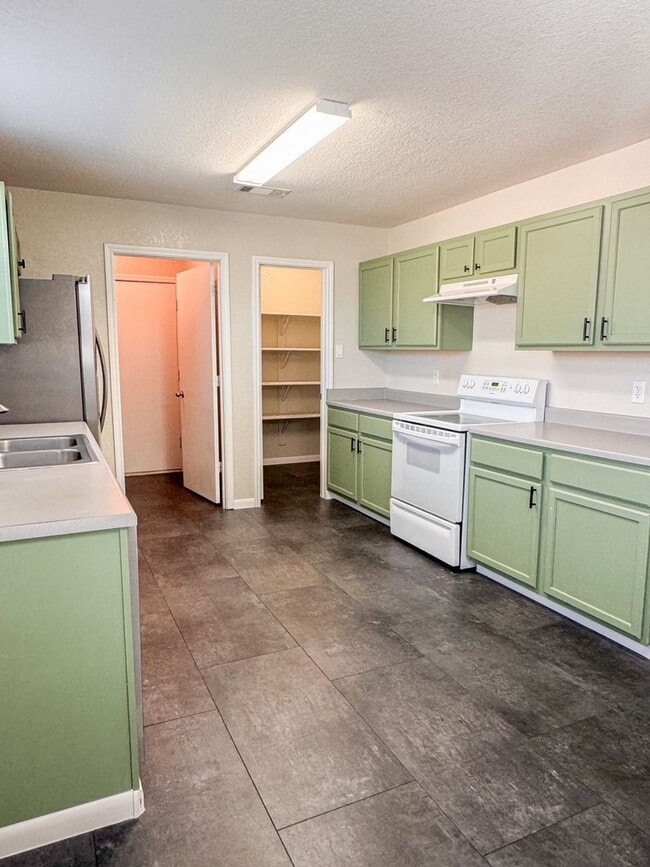 Building Photo - Updated Rental Home in Greater Killeen!